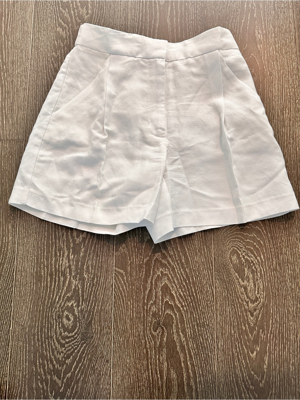 Wilfred High-Rise Tailored Shorts